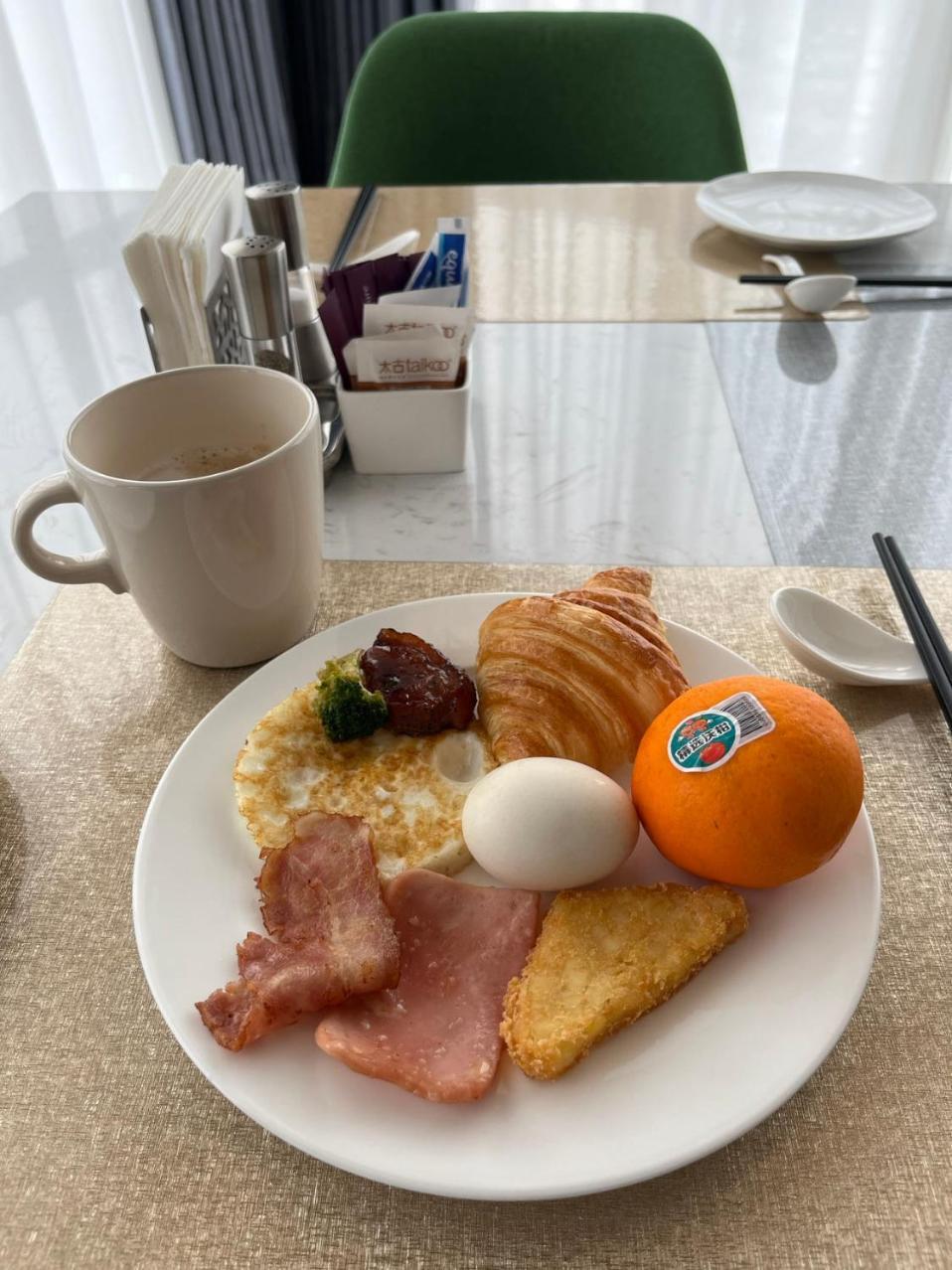 Hilton Garden Inn Wuhan Hankou Buitenkant foto